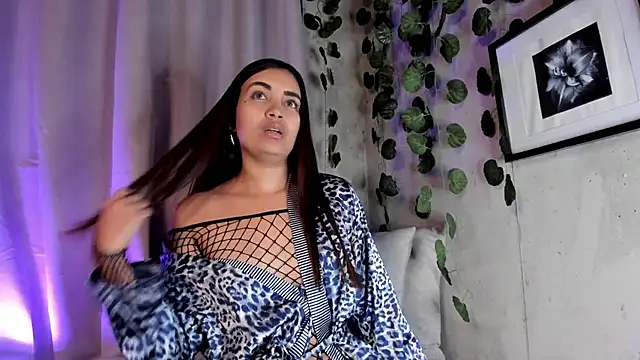 aisha es online show from March 15, 1:52 am