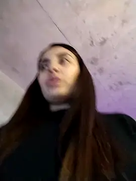 aisha es online show from March 15, 6:21 pm