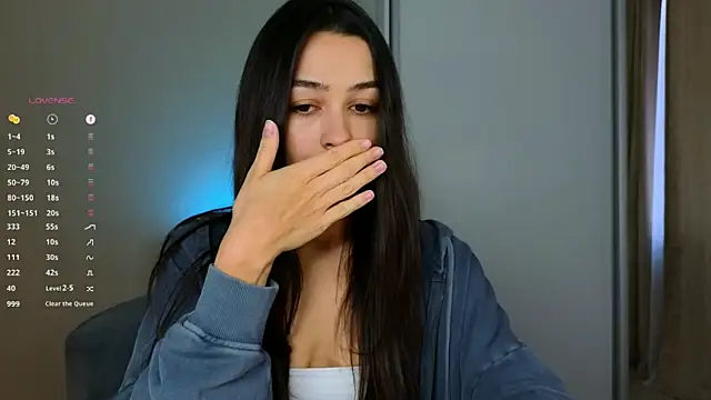 Snapshot of mo1ly chatting on December 17, 10:01 am mo1ly online show from December 17, 10:01 am