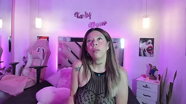 Karly moon online show from May 31, 10:11 pm