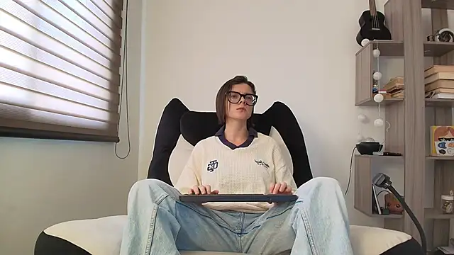 Snapshot of Arya_starrk chatting on January 18, 1:37 pm Arya starrk online show from January 18, 1:37 pm