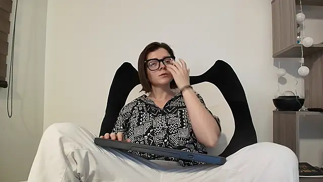 Snapshot of Arya_starrk chatting on March 4, 1:39 pm Arya starrk online show from March 4, 1:39 pm