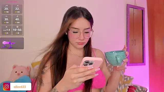 olivia  s online show from March 23, 3:10 am