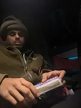 Snapshot of dingoding chatting on December 18, 4:42 am dingoding online show from December 18, 4:42 am