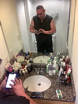 Snapshot of Littledick007007 chatting on May 25, 7:53 pm Littledick007007 online show from May 25, 7:53 pm