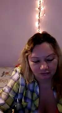 Snapshot of Lusi-777 chatting on December 9, 1:45 pm Lusi-777 online show from December 9, 1:45 pm