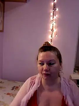 Snapshot of Lusi-777 chatting on December 15, 6:15 pm Lusi-777 online show from December 15, 6:15 pm