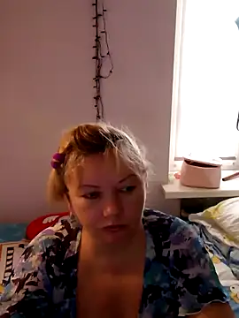 Snapshot of Lusi-777 chatting on February 11, 10:37 am Lusi-777 online show from February 11, 10:37 am