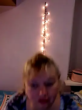 Snapshot of Lusi-777 chatting on February 11, 6:01 pm Lusi-777 online show from February 11, 6:01 pm