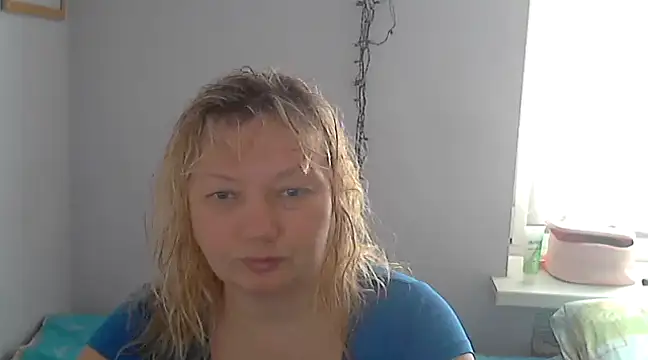 Snapshot of Lusi-777 chatting on February 19, 9:50 am Lusi-777 online show from February 19, 9:50 am