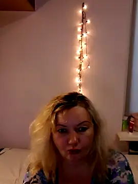 Snapshot of Lusi-777 chatting on March 4, 2:42 pm Lusi-777 online show from March 4, 2:42 pm