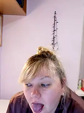 Snapshot of Lusi-777 chatting on March 14, 7:55 pm Lusi-777 online show from March 14, 7:55 pm