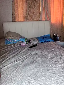 Snapshot of Mya_And_Davidd chatting on February 4, 9:20 pm Mya And Davidd online show from February 4, 9:20 pm