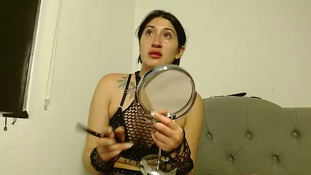 Red-moon1 online show from December 28, 11:09 am