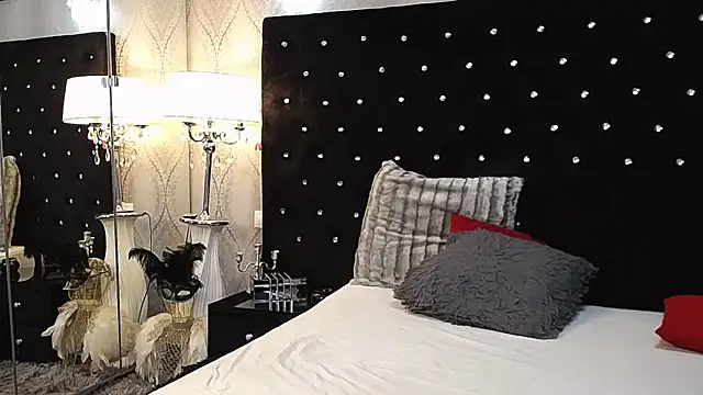 InannaStar online show from March 8, 1:36 pm