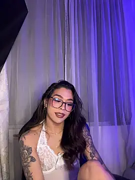 Samantha Bernardo online show from March 29, 3:50 am