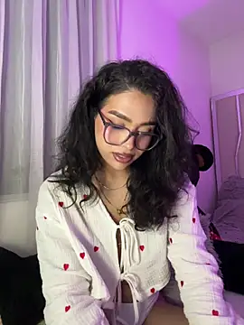 Samantha Bernardo online show from June 25, 4:34 am