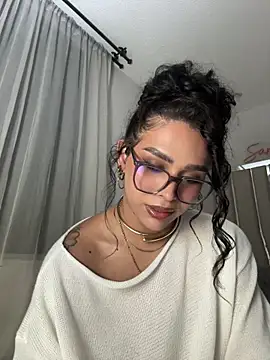 Samantha Bernardo online show from July 17, 4:30 am