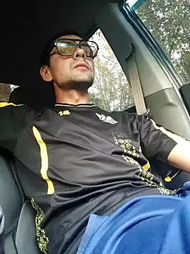 Snapshot of Eln1no69 chatting on September 16, 3:46 pm Eln1no69 online show from September 16, 3:46 pm