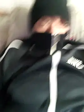 Snapshot of Eln1no69 chatting on October 23, 5:29 am Eln1no69 online show from October 23, 5:29 am