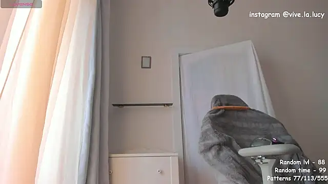 Snapshot of Lucy_Ember chatting on December 8, 7:47 am Lucy Ember online show from December 8, 7:47 am