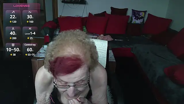 HeisseomaOriginal online show from February 10, 8:20 am