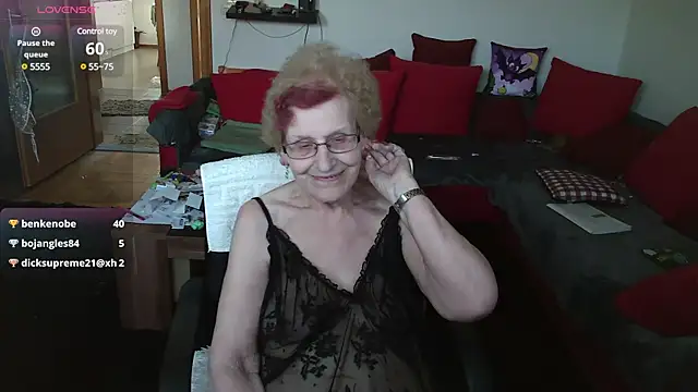 HeisseomaOriginal online show from March 10, 3:09 pm