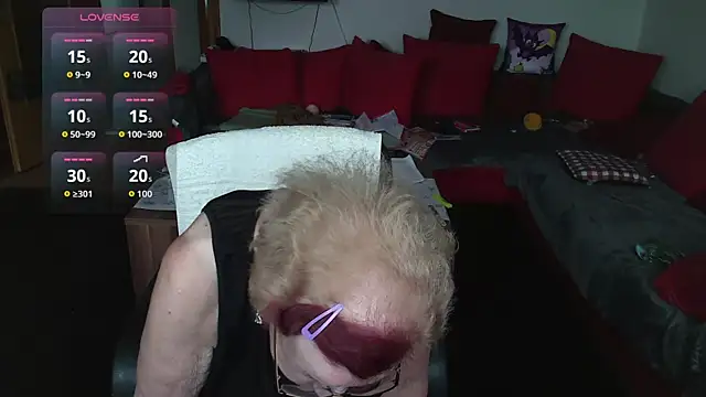 HeisseomaOriginal online show from September 29, 7:13 am