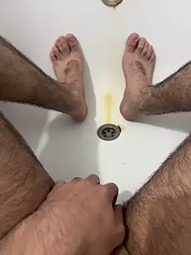 Snapshot of man_cum21 chatting on May 27, 11:35 pm man cum21 online show from May 27, 11:35 pm