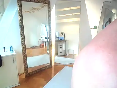 Snapshot of tobi_jerker chatting on September 13, 1:33 pm tobi jerker online show from September 13, 1:33 pm