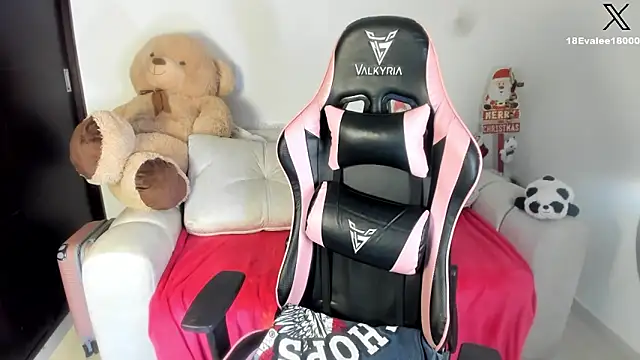 eval lee18 online show from January 5, 5:20 am