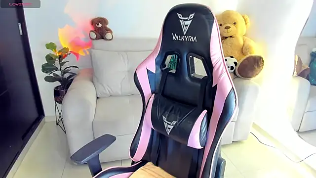 eval lee18 online show from October 6, 3:15 am