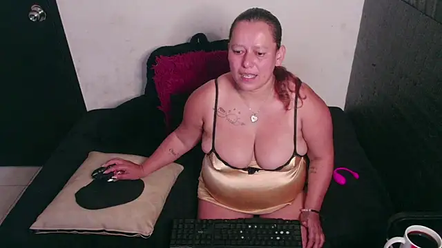 Snapshot of Diana_Lozano chatting on January 9, 11:47 am Diana Lozano online show from January 9, 11:47 am