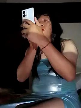 karlaalva online show from October 27, 6:50 am