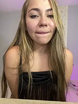 Snapshot of NatashaCruz- chatting on December 16, 10:03 pm NatashaCruz- online show from December 16, 10:03 pm