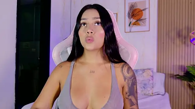 CameronCollins  online show from February 2, 7:34 pm