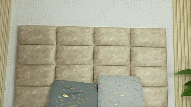 CameronCollins  online show from March 28, 5:01 pm