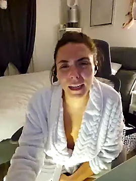 Ellie-L-Elizabeth online show from February 8, 1:43 am