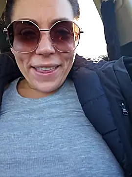 Ellie-L-Elizabeth online show from November 6, 4:08 pm