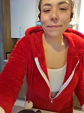 Ellie-L-Elizabeth online show from December 20, 5:20 pm