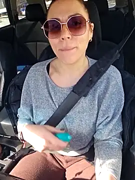 Ellie-L-Elizabeth online show from March 18, 5:49 pm