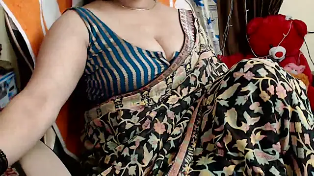 Snapshot of Naughty_Kashish chatting on December 5, 10:23 am Naughty Kashish online show from December 5, 10:23 am