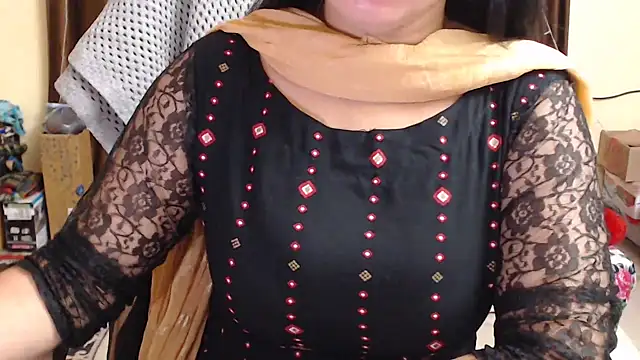 Snapshot of Naughty_Kashish chatting on March 5, 6:33 am Naughty Kashish online show from March 5, 6:33 am