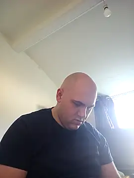 Snapshot of mario890605 chatting on March 10, 8:37 am mario890605 online show from March 10, 8:37 am