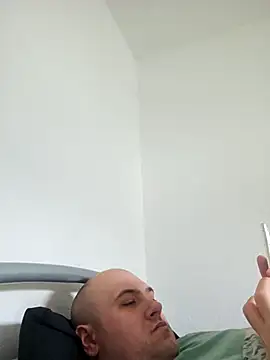 Snapshot of mario890605 chatting on February 17, 10:56 am mario890605 online show from February 17, 10:56 am