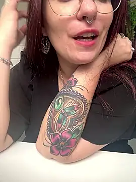 LunaMoongirl online show from December 3, 10:50 am