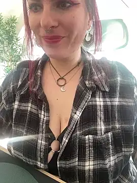 LunaMoongirl online show from October 1, 10:10 am