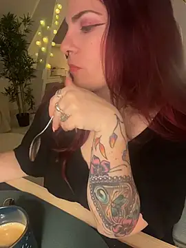 LunaMoongirl online show from November 29, 5:21 am