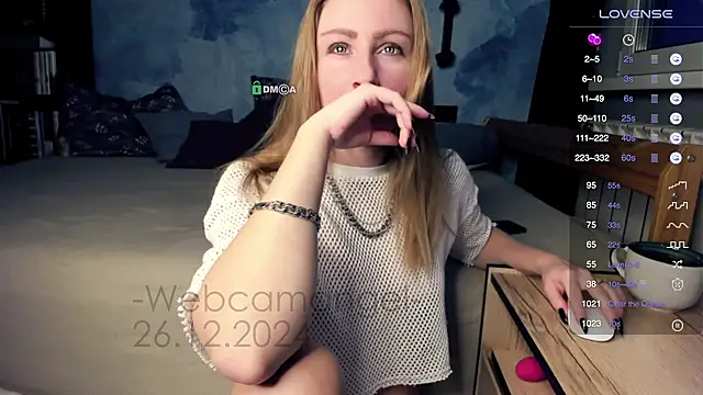 Snapshot of Web-cam-angel chatting on December 26, 1:54 pm Web-cam-angel online show from December 26, 1:54 pm