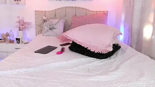 Dulce Morrys online show from March 18, 8:37 pm